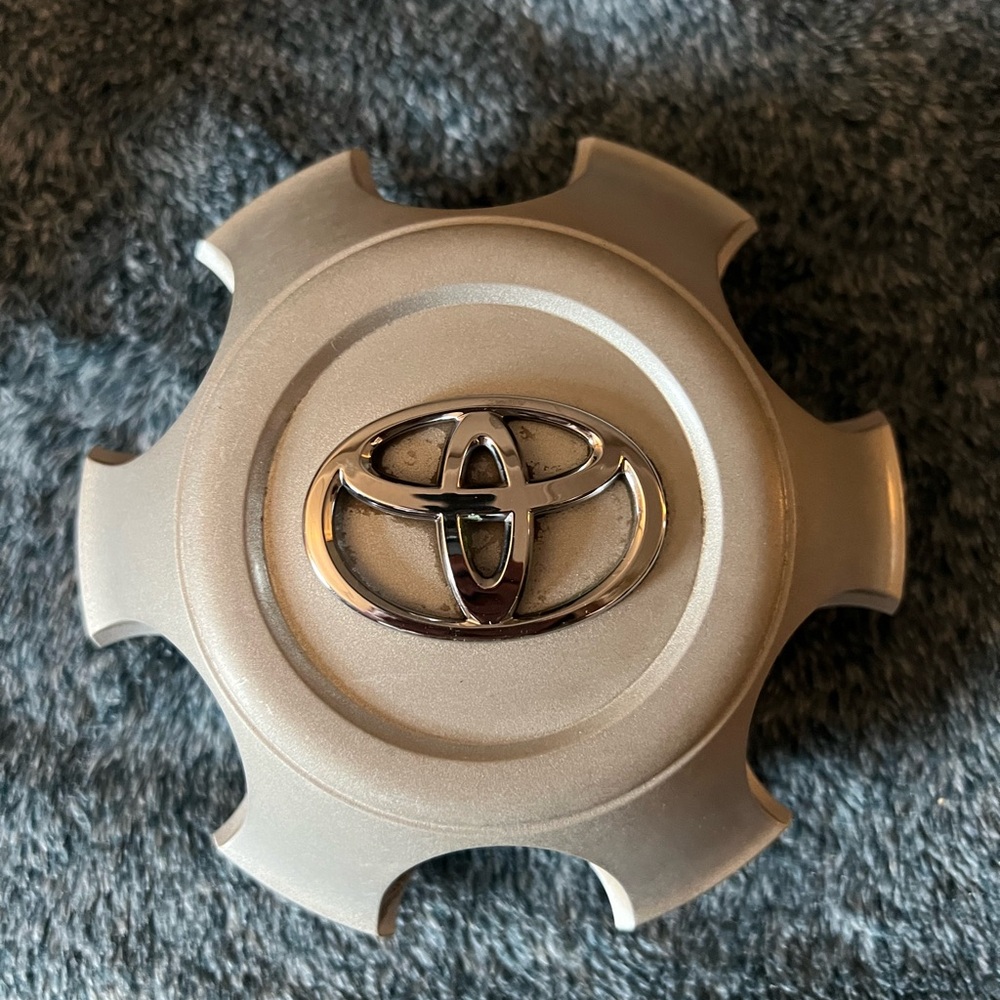 2018 Refurbished Toyota Tacoma Center Cap - Set of 4